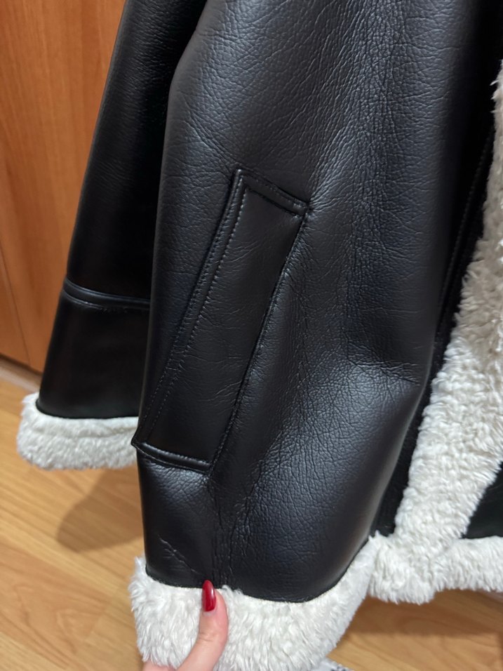 Stradivarius Siyah Deri Kürklü Kadın Ceket - Görsel 4