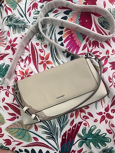  Beden ten rengi Renk CALVIN KLEIN SHOULDER BAG