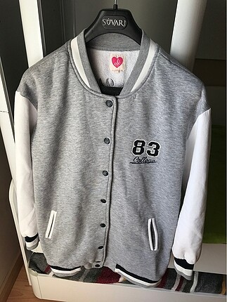 Az Kullanılmıştır Düğmeli Sweatshirt