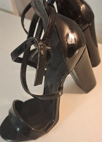 trendyolmilla siyah Tokalı İnce Topuklu Kadın Gece Ayakkabısı - Görsel 2