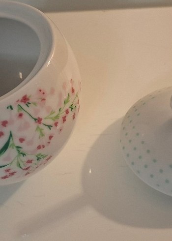 Bernardo porselen Beyaz Çiçek Desenli sekerlik - Görsel 3