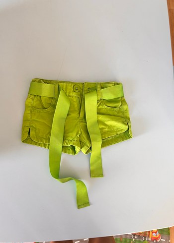 Kız çocuk Yeşil Kemerli Mini Şort - Görsel 2