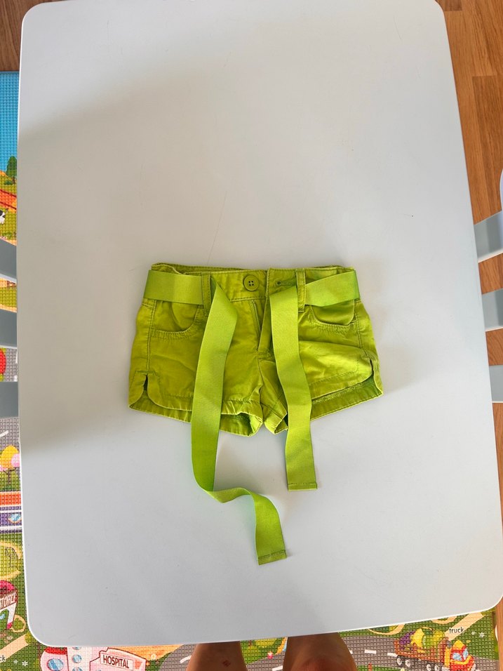 Kız çocuk Yeşil Kemerli Mini Şort - Görsel 3