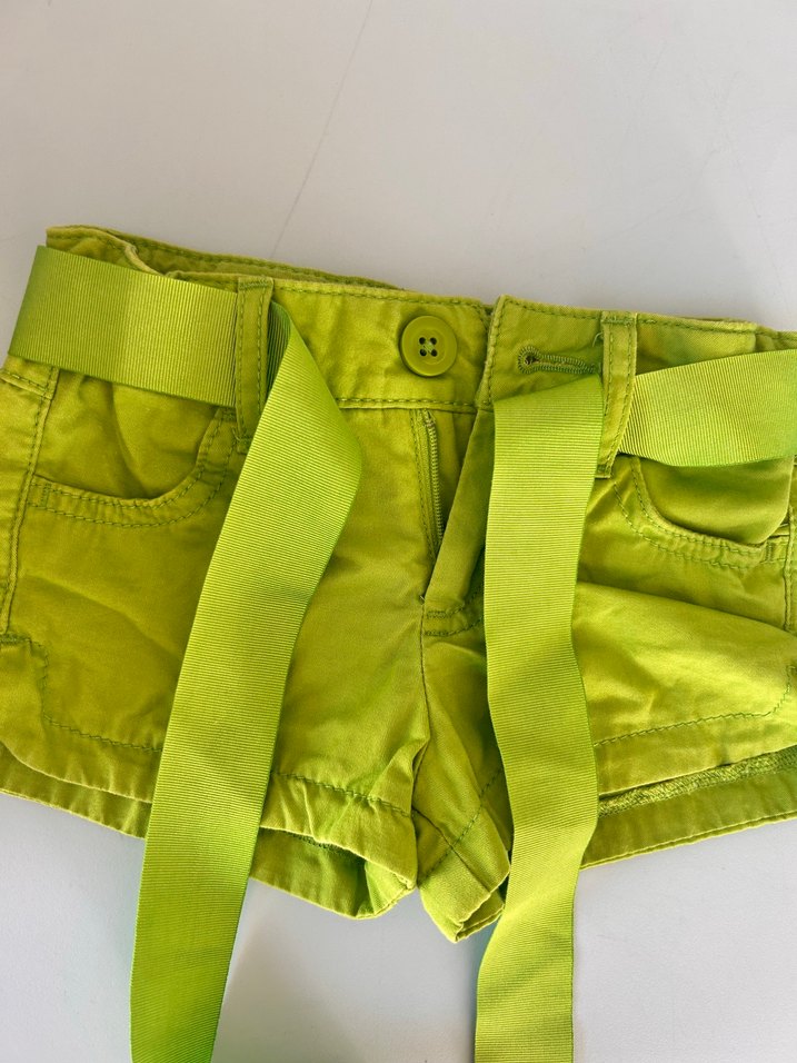 Kız çocuk Yeşil Kemerli Mini Şort - Görsel 5