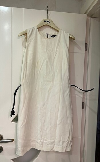 Herry Herry Kemer detaylı beyaz elbise