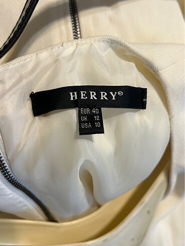 40 Beden beyaz Renk Herry Kemer detaylı beyaz elbise