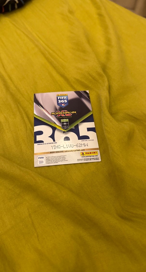 Altın Renkli Erkek Pop Kültür Rozeti - Görsel 2