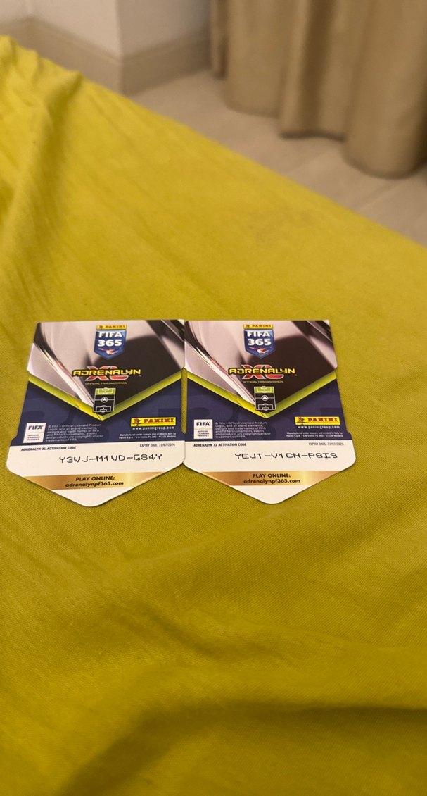 Parlak Altın Pop Kültür Erkek Rozeti - Görsel 2