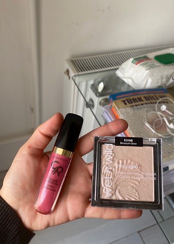 Pembe Renkli Dudak Parlatıcısı ve Aydınlatıcı