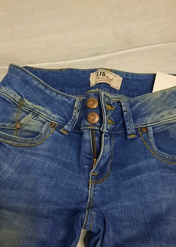 LTB Mavi Düğmeli Kadın Denim Pantolon