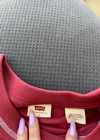 s Beden Levis sweatshirt