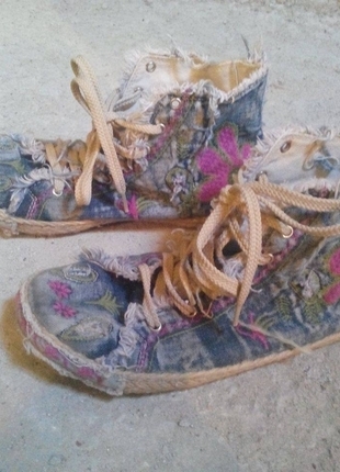 çiçekli kot kuamaşından converse
