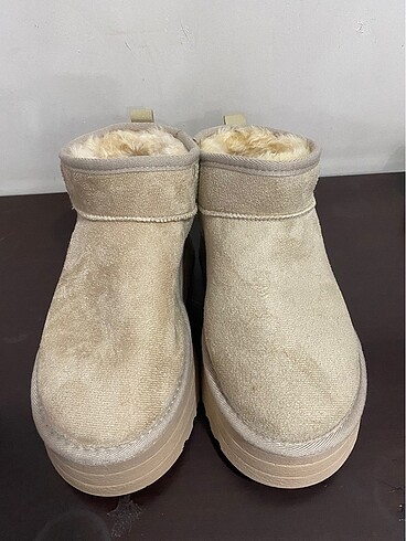 Ugg Ugg marka bot