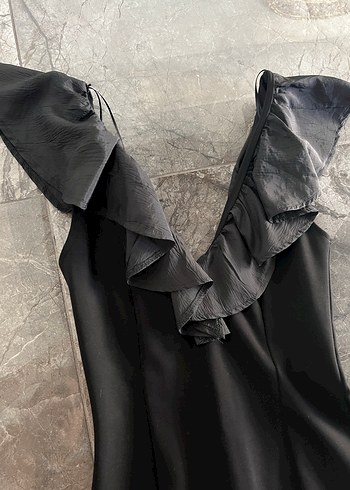 BERSHKA Siyah Volanlı Mini Elbise - Görsel 3