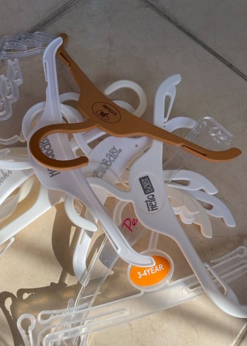 Bej ve Şeffaf Çocuk Askıları - Görsel 2