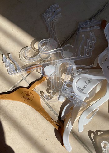 Bej ve Şeffaf Çocuk Askıları - Görsel 3