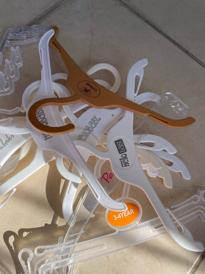 Bej ve Şeffaf Çocuk Askıları - Görsel 2