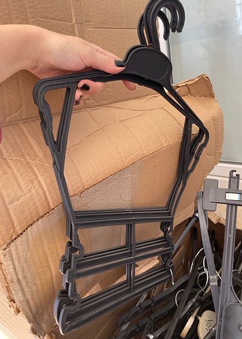 Siyah Plastik Askılar - Görsel 4