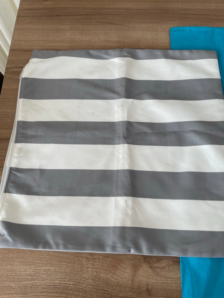 Mavi ve Gri Çizgili Yastık Kılıfları - Görsel 2