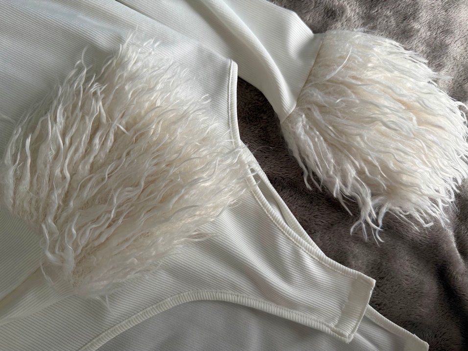 Kürk Detaylı Beyaz Uzun Kollu Bluz - Görsel 2