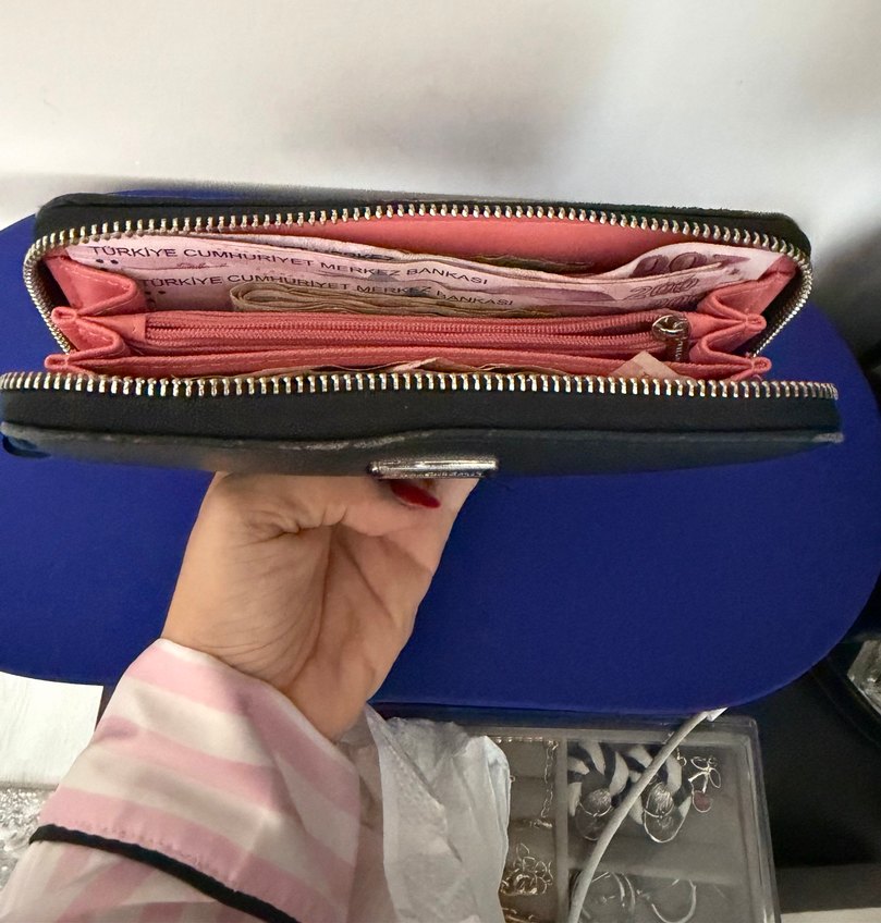 Pull&Bear Siyah Deri Fermuarlı Kadın Cüzdan - Görsel 2