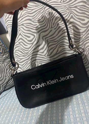 Calvin Klein Calvin Klein Jeans Siyah Fermuarlı Kadın Çanta