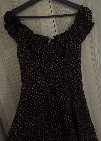 Bershka Çiçekli elbise