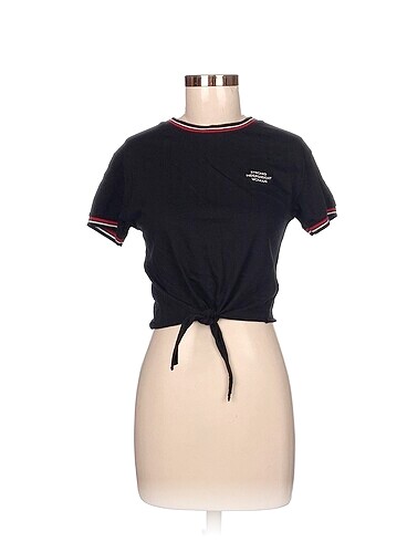 Diğer T-shirt %70 İndirimli.