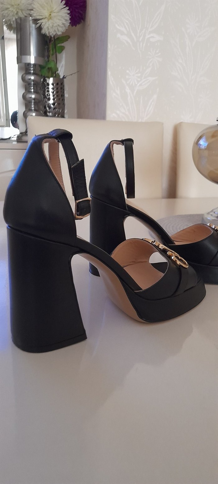 Gucci Siyah Platform Topuklu Ayakkabı - Görsel 3