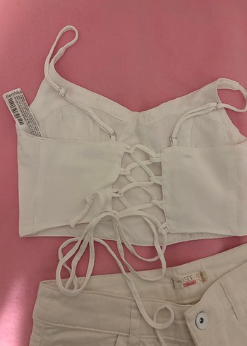 Beyaz Pamuklu V Yakalı Mini Bustiyer - Görsel 3