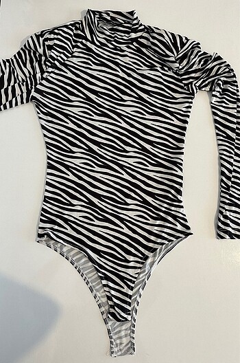 Zebra Desenli Vatkalı Çıtçıtlı Body