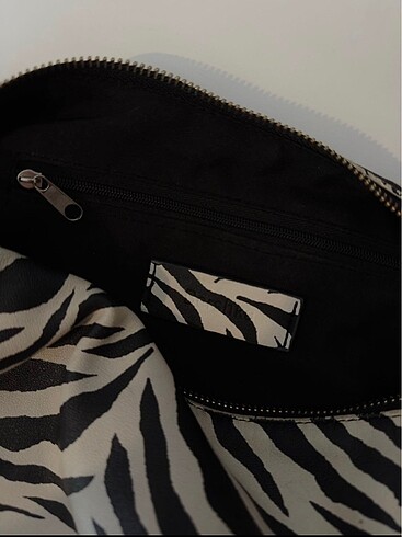 Beden Bershka Zebra Desenli Çanta