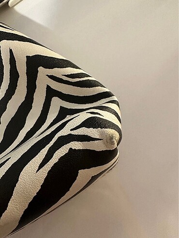 Beden siyah Renk Bershka Zebra Desenli Çanta