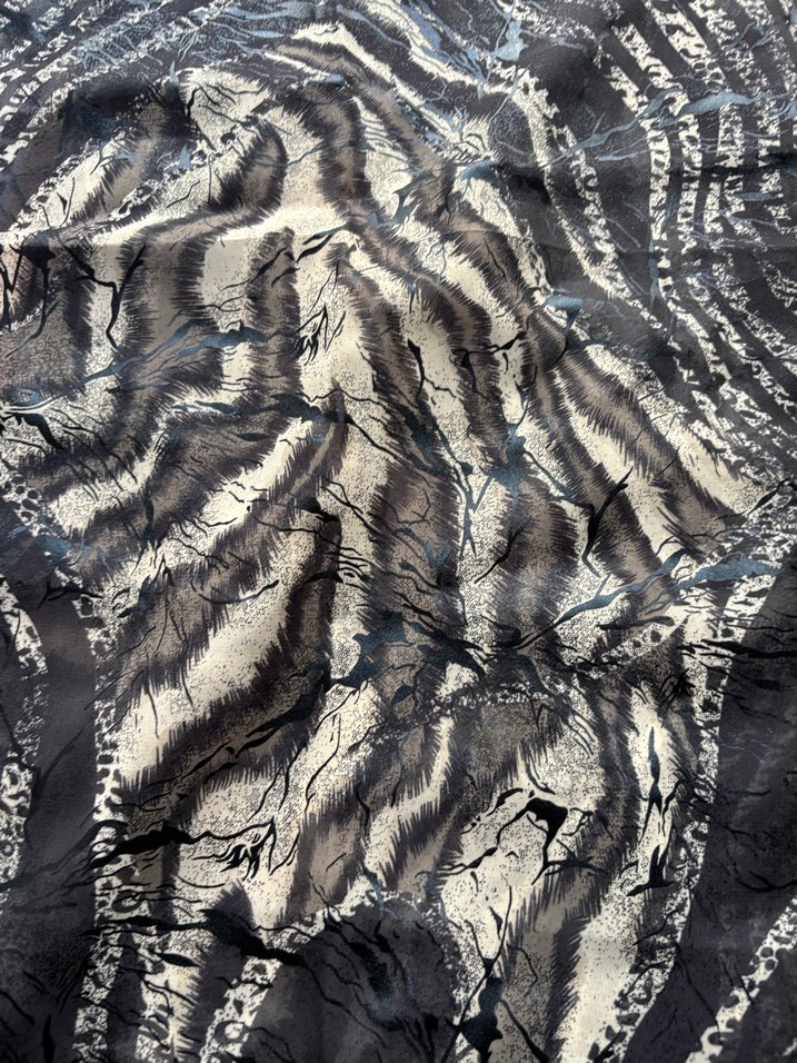 Siyah Uzun Bağlama Desenli Fular - Görsel 2