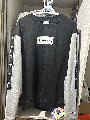 Champion Sweatshirt