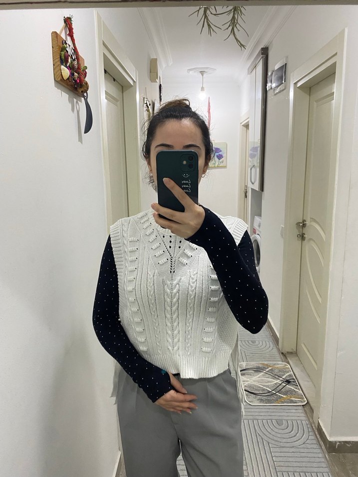 Beyaz Yüksek Yakalı Örgü Triko Süveter - Görsel 2