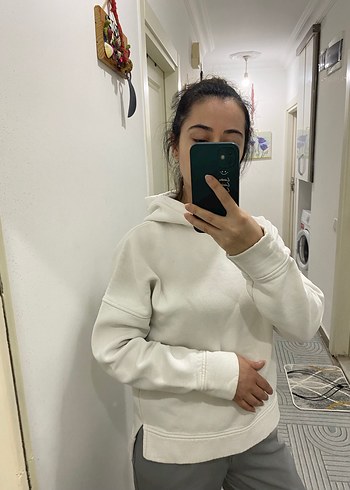 Beyaz Şapkalı Kadın Sweatshirt - Görsel 3