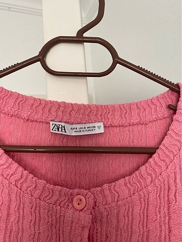 Zara Bluzz