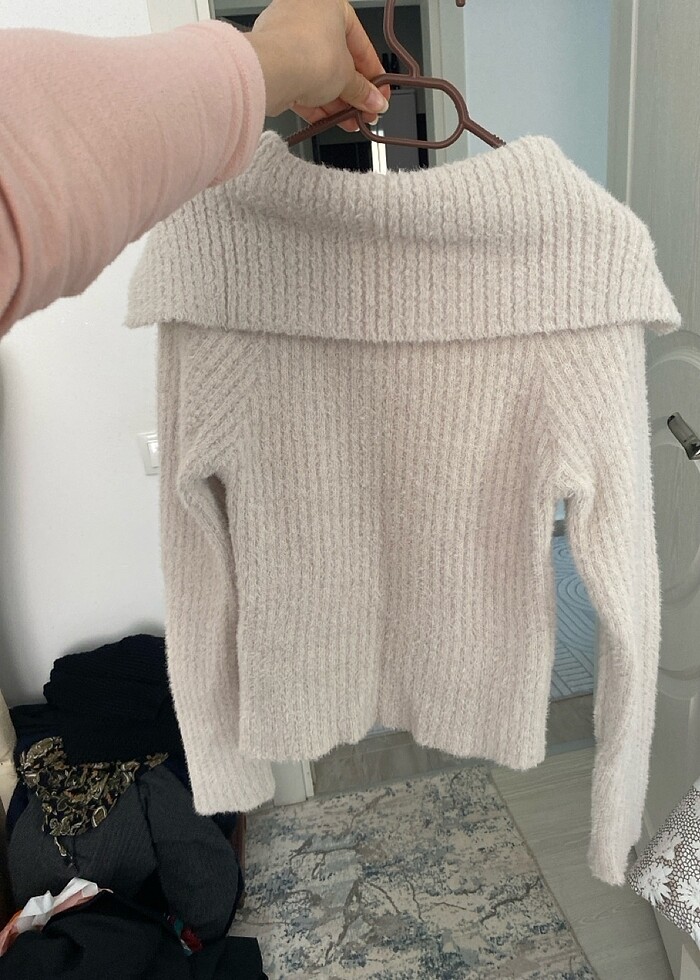 Bej renk kazak
Pembe renk bluz - Görsel 2