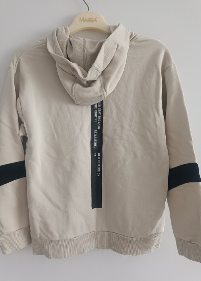 A kullanılmış çocuk sweatshirt  - Görsel 2