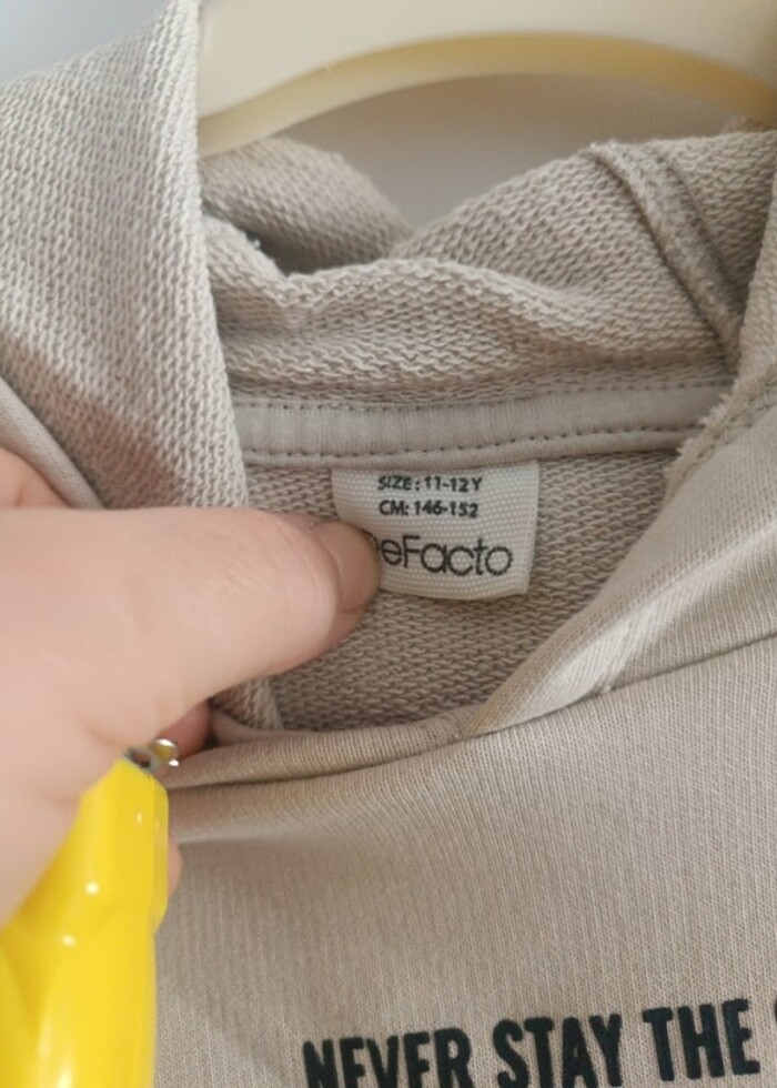 A kullanılmış çocuk sweatshirt  - Görsel 3