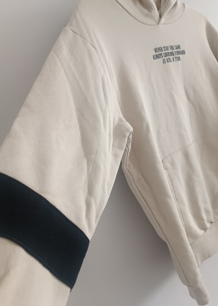 A kullanılmış çocuk sweatshirt  - Görsel 4
