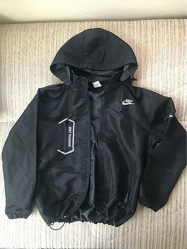 Nike mont