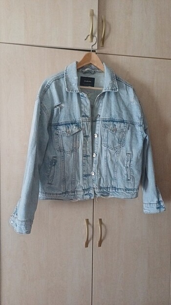 Stradivarius kot ceet