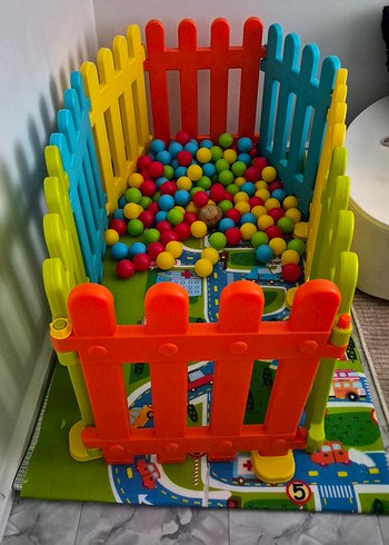 Renkli Plastik Çit Oyun Alanı - Görsel 2