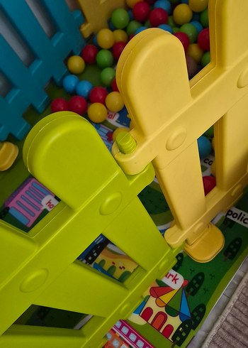 Renkli Plastik Çit Oyun Alanı - Görsel 5