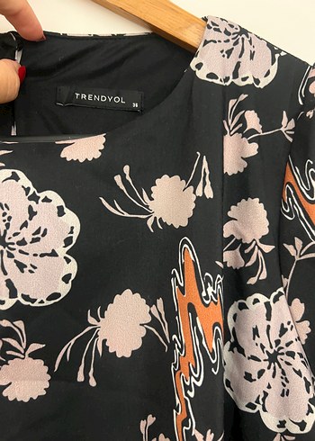 Trendyol & Milla Çiçek Desenli Uzun Kollu Elbise
