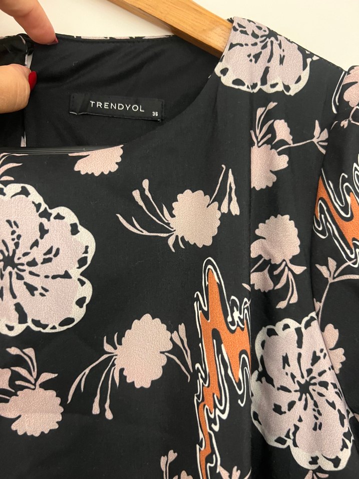 Çiçek Desenli Uzun Kollu Elbise - Görsel 2