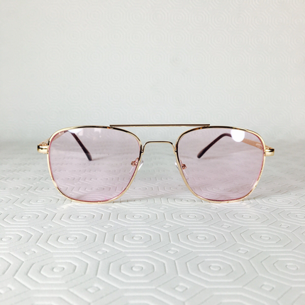 İki Adet Pembe Retro Gözlük