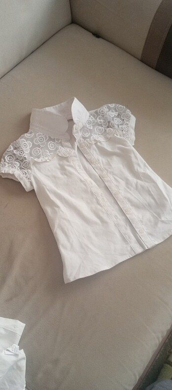 LC Waikiki Lw Waikiki marka 4+5 yaş beyaz dantelli çocuk gömleği 